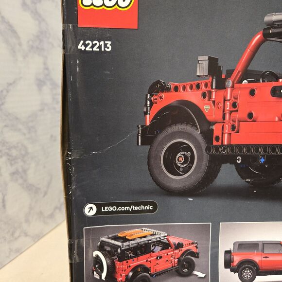 LEGO Technic Ford Bronco (42213) - Picture 6 of 10